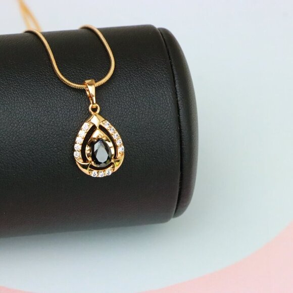 "Teardrop Black Stone Pendant with White Crystals in Gold Plating, XPPT1800 - Picture 5 of 13